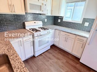 9433 Sylvia St, Taylor, MI 48180