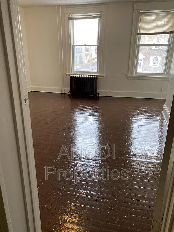 3 bed, 2.0 bath, 1000 sqft, $1,700 — Photo 3