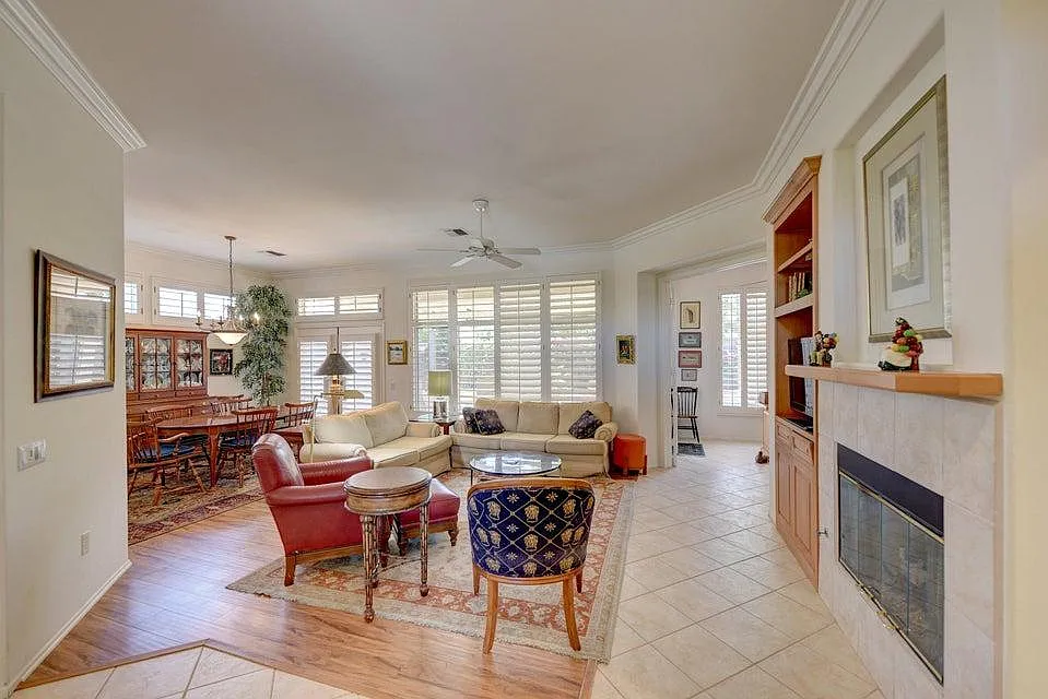 2 bed, 2.5 bath, 1780 sqft, $5,500 — Photo 4