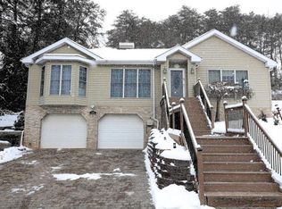 193 Ridgeview Dr, Aliquippa, PA 15001