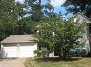 819 Riverstone Ln, Woodstock, GA