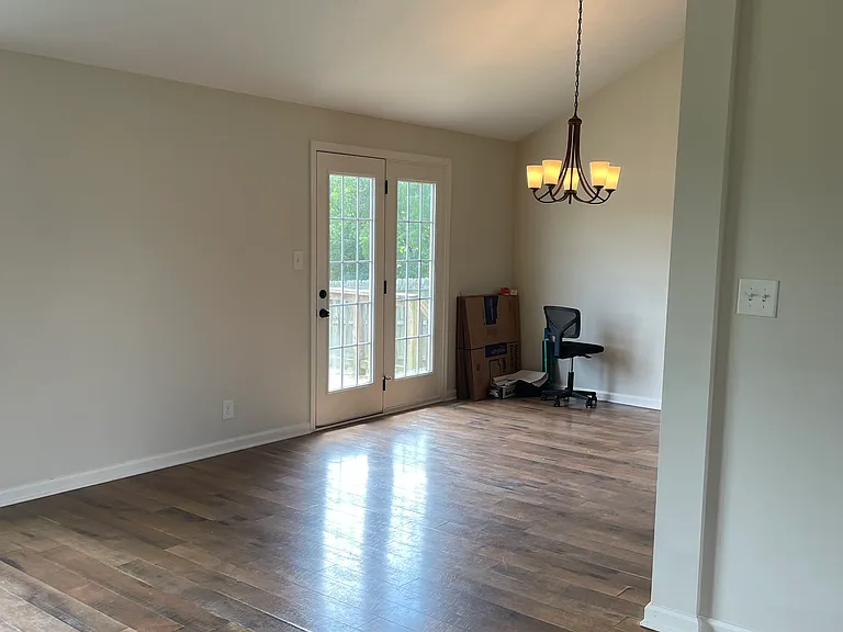 384 Johnson Dr — Photo 10