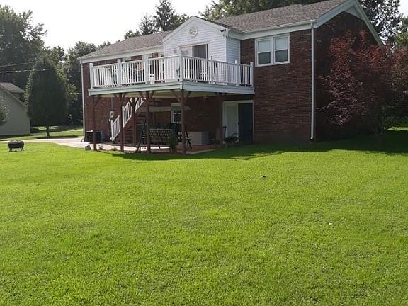 2nd image of 600 Country Club Ln