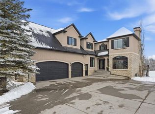327 W Rodeo Rdg, Rocky View County, AB T3Z 3G2
