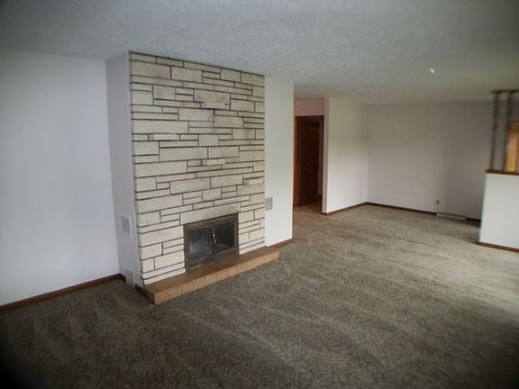 2nd image of 614 S Ash St
