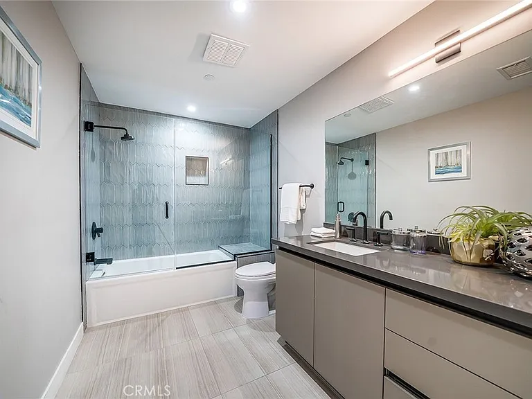 1148 N Detroit St #1B — Photo 13