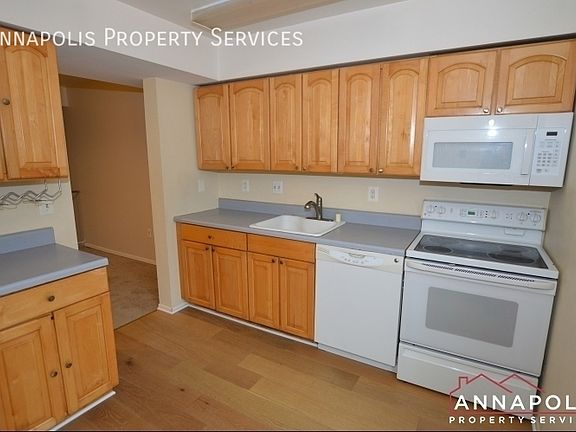 2nd image of 430 Knottwood Ct