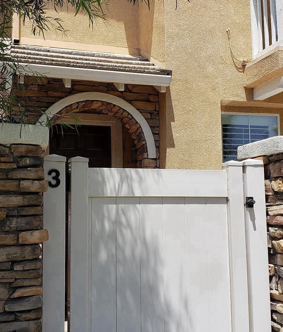 3 bed, 1547 sqft, $3,350 — Photo 3