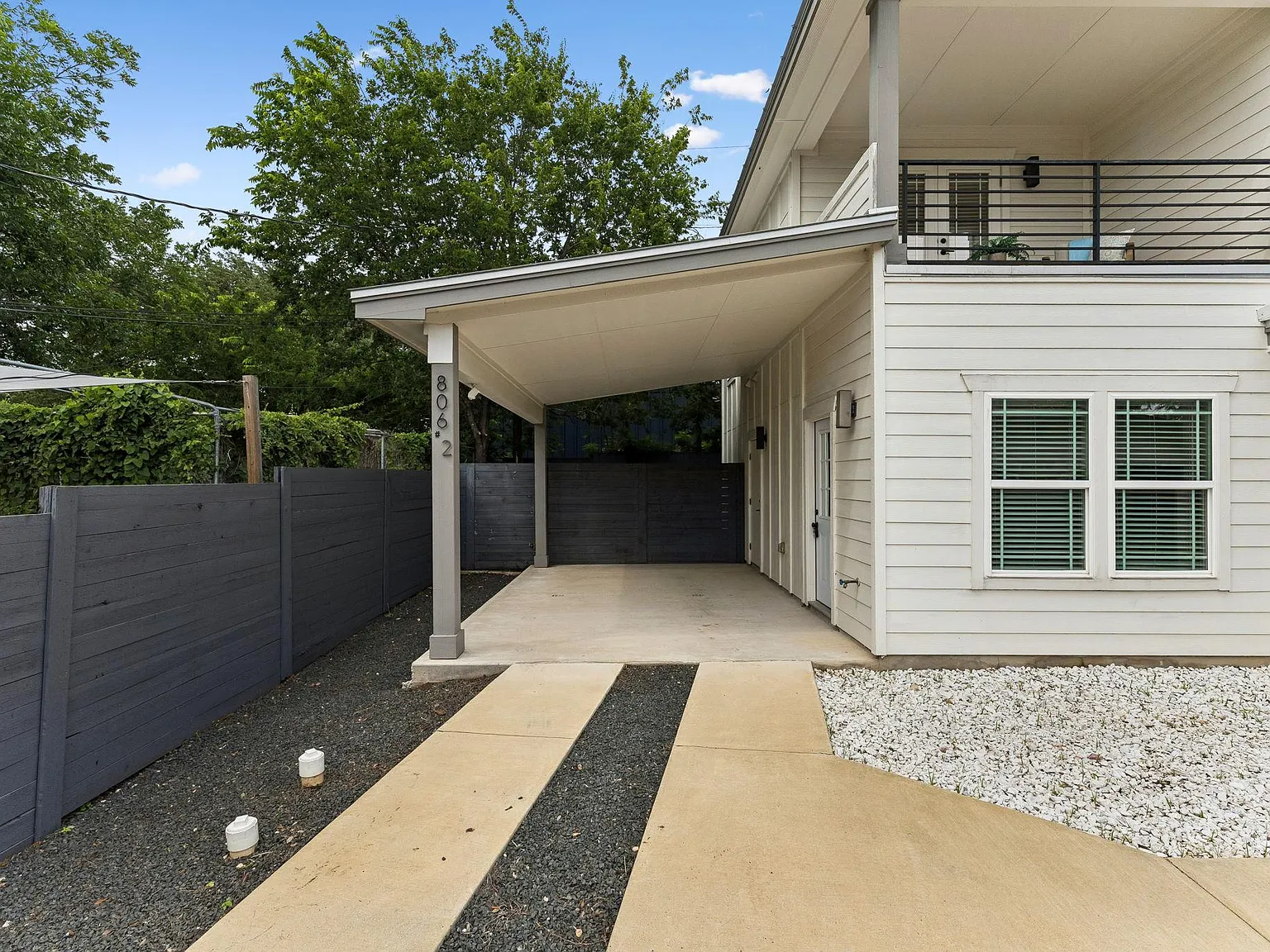 3 bed, 2.5 bath, 1149 sqft, $3,000 — Photo 3
