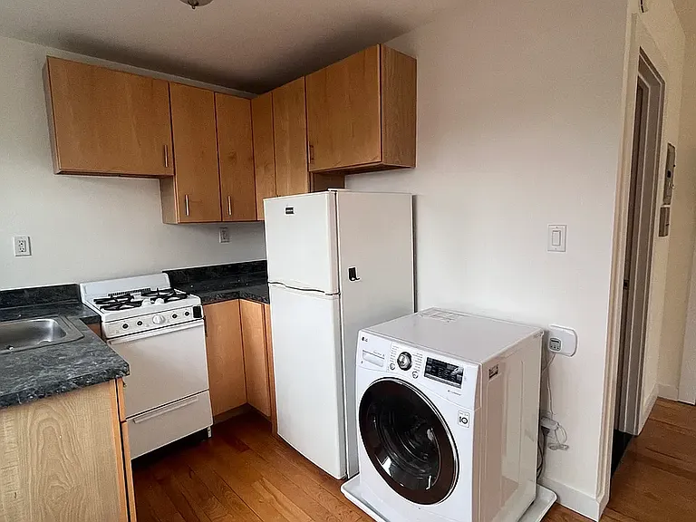 20 Sidney Pl #4B — Photo 7