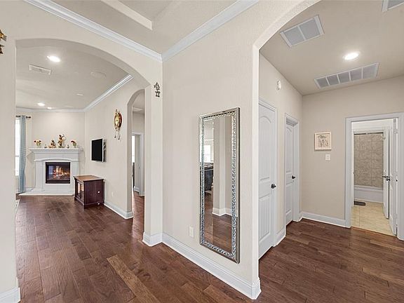 4th image of 9717 Baltic Ln