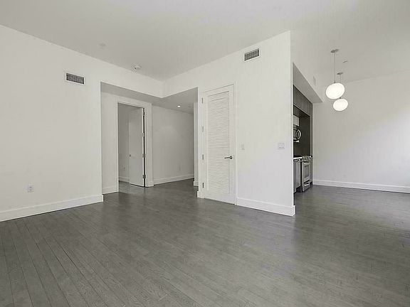 4th image of 416 W 52nd St APT 420