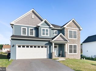 621 N Pier Dr, Lancaster, PA 17603
