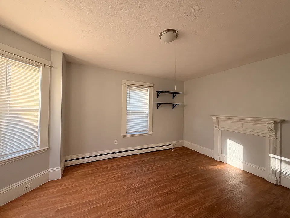 6 Lowe St #3