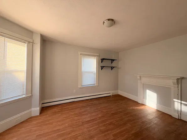 6 Lowe St, Peabody, MA