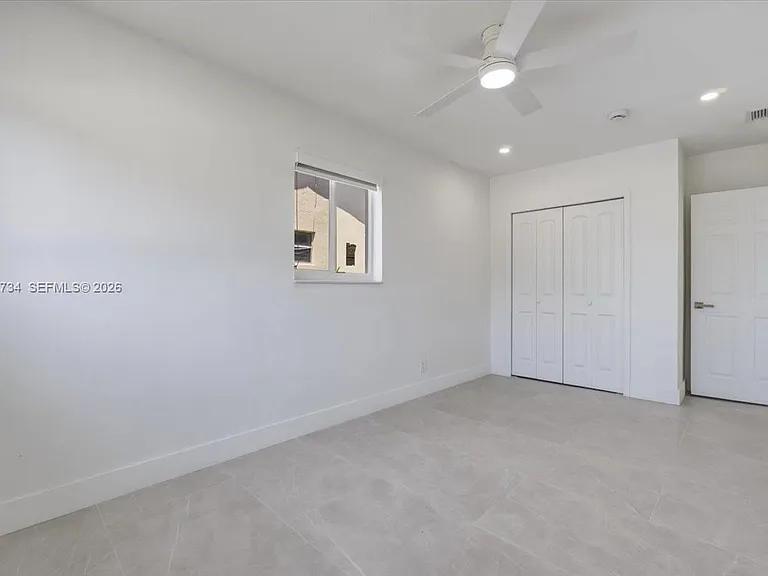 266 SW 6th St — Photo 6