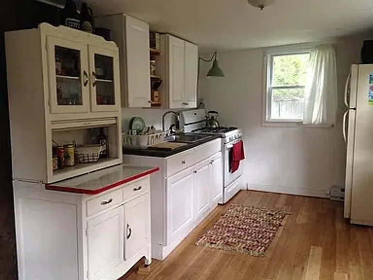 38 Spring St — Photo 7