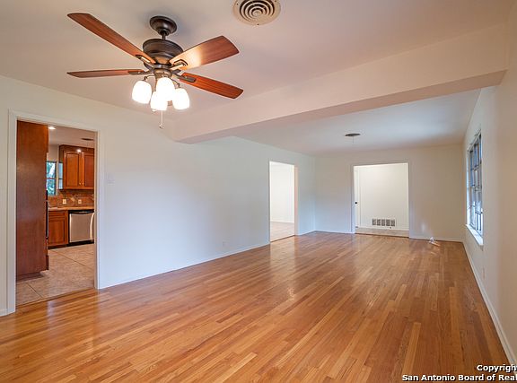 4th image of 2831 Chisholm Trl