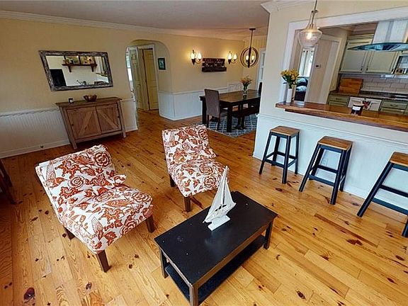 4th image of 2116 Lynnhaven Cir