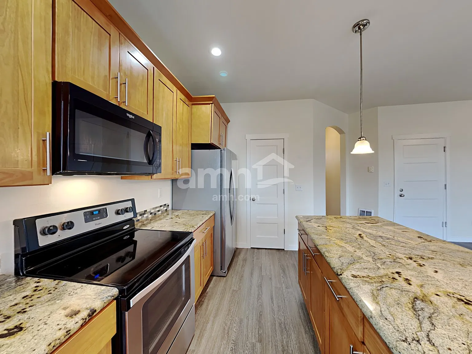 4 bed, 2.5 bath, 2007 sqft, $3,055 — Photo 4