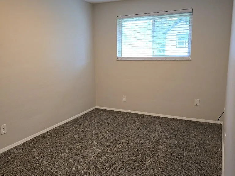 1005 E Pearl St #C — Photo 14