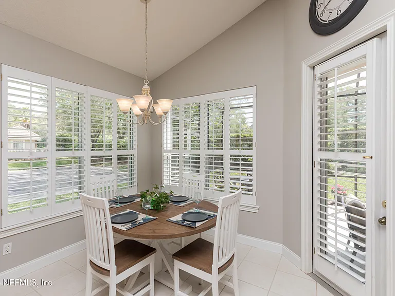 212 Island Green Dr — Photo 16