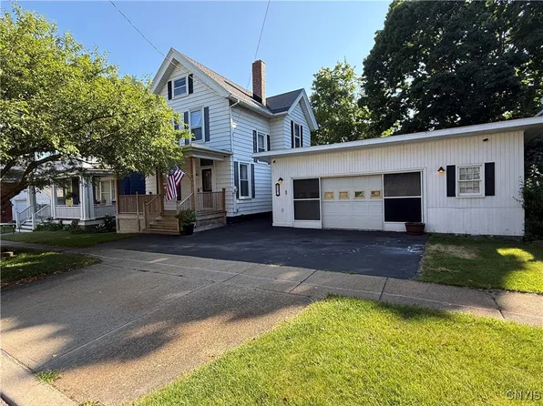 131 E 8th St, Oswego, NY 13126