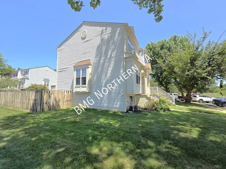 301 Bridle Crest Sq NE — Photo 28