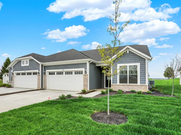 1633 Clover Crossing Dr, Greenfield, IN 46140