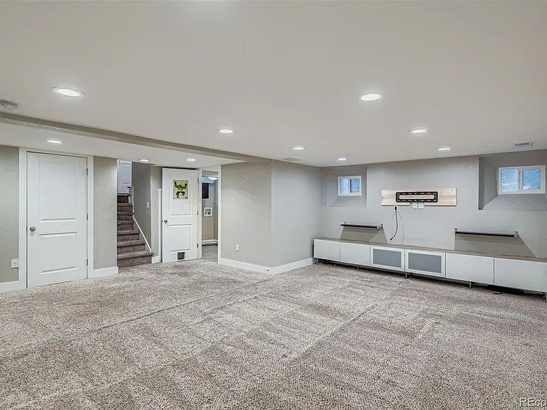3070 Ash St — Photo 16