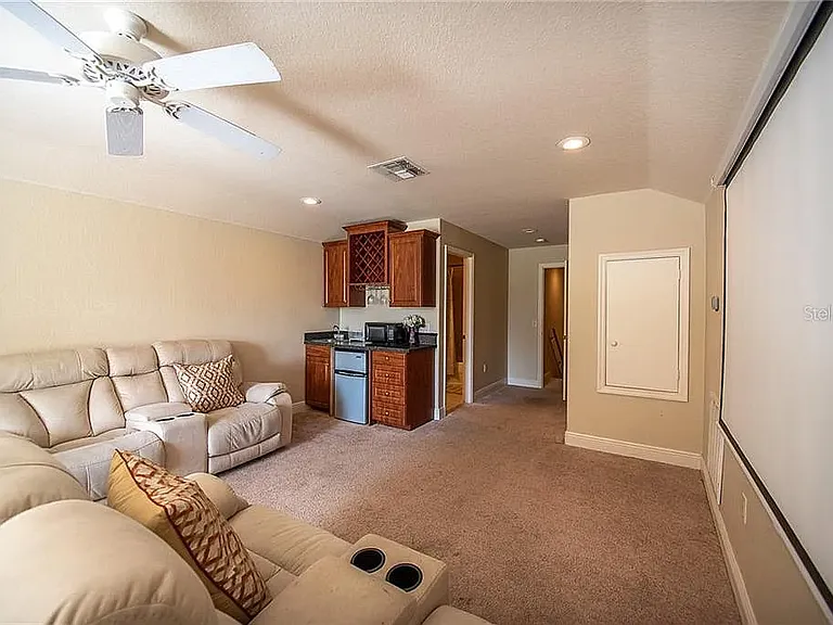 6237 Ashley Dr — Photo 15
