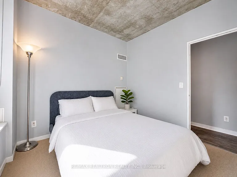 218 King St E #320 — Photo 20