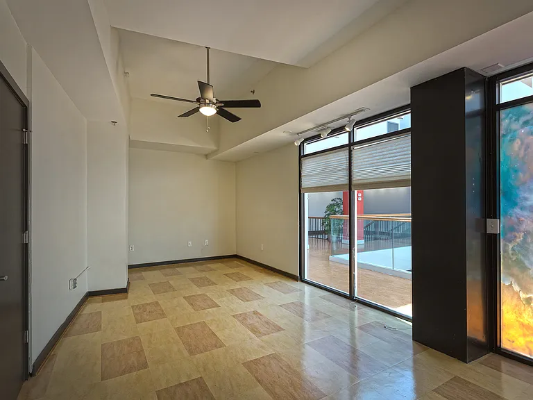 110 Campbell Ave SW — Photo 15