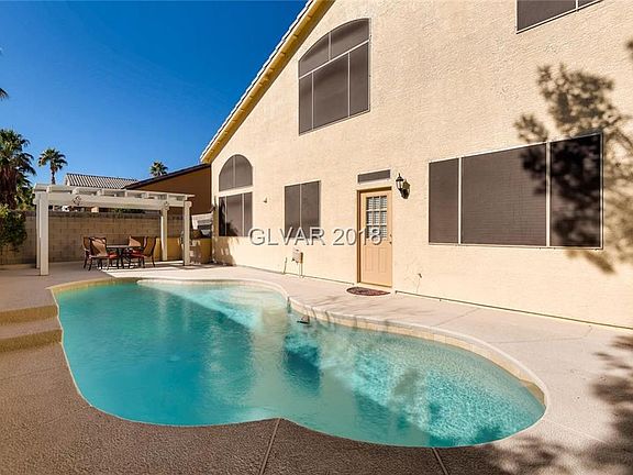 4th image of 9467 Pioneer Ave