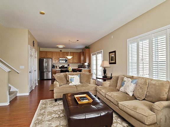 3rd image of 23 E Hague Dr