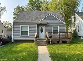 24614 Hopkins St, Dearborn Heights, MI 48125