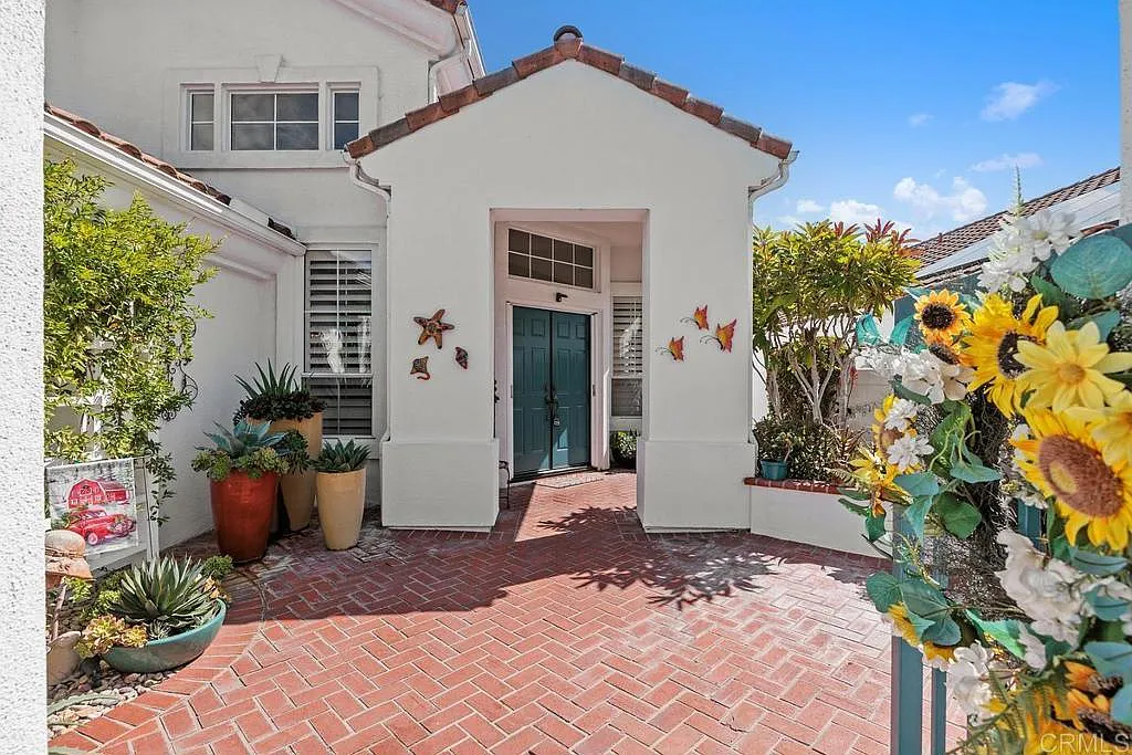 2 bed, 2.5 bath, 1982 sqft, $4,600 — Photo 3