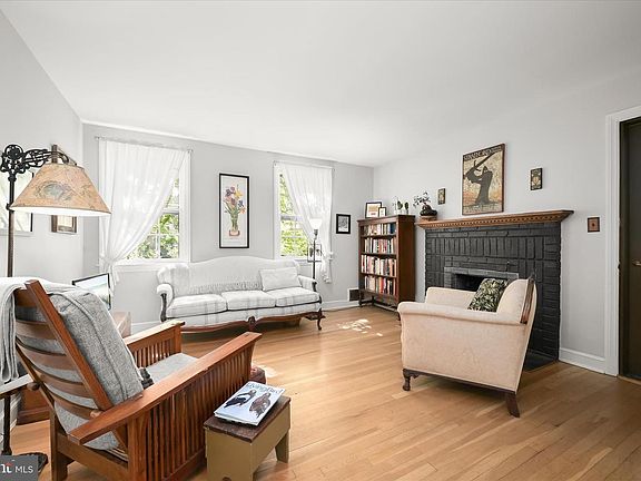 5th image of 4014 Tennyson Rd