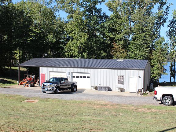 Garage/lean-to/mancave
