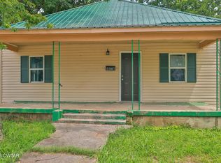 407 Irvine St, Paris, TN 38242