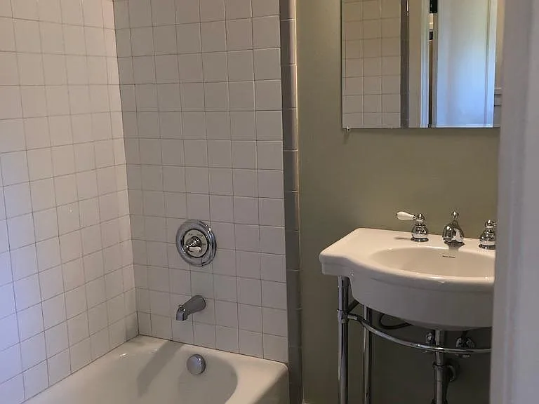 1706 G St #4 — Photo 18