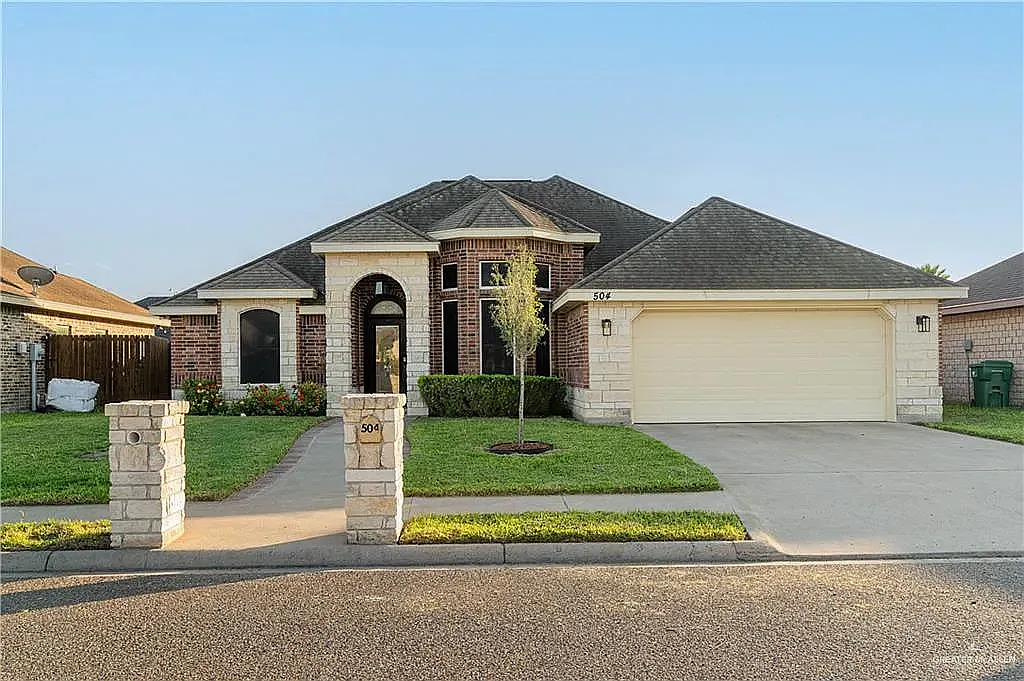 4 bed, 1720 sqft, $2,100 — Photo 1
