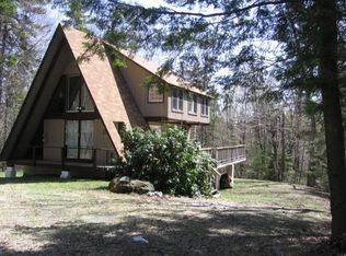 915 Shippee Rd, Readsboro, VT 05350