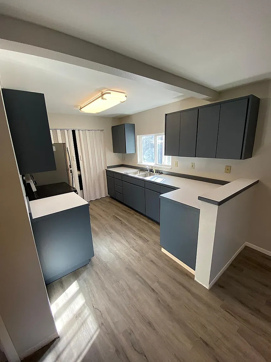 2 bed, 728 sqft, $1,750 — Photo 1