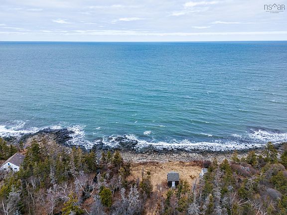3rd image of Shore Rd W