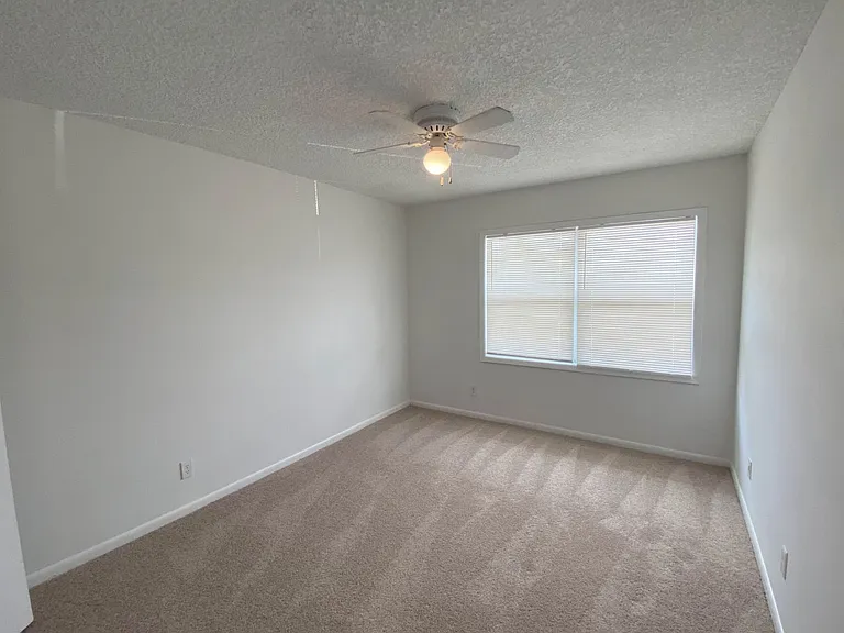 695 A1a N #126 — Photo 12