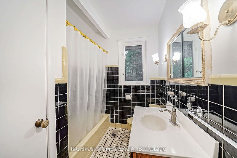 Toronto House for rent - 4 Bedrooms — photo 13