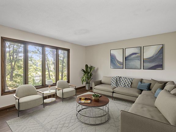 2nd image of 2671 Sumac Rdg