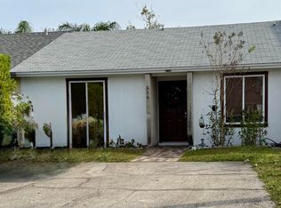 636 Aquatic Dr, Atlantic Beach, FL 32233