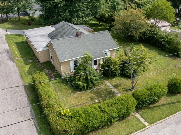 468 Lincoln St, Sharon, PA 16146